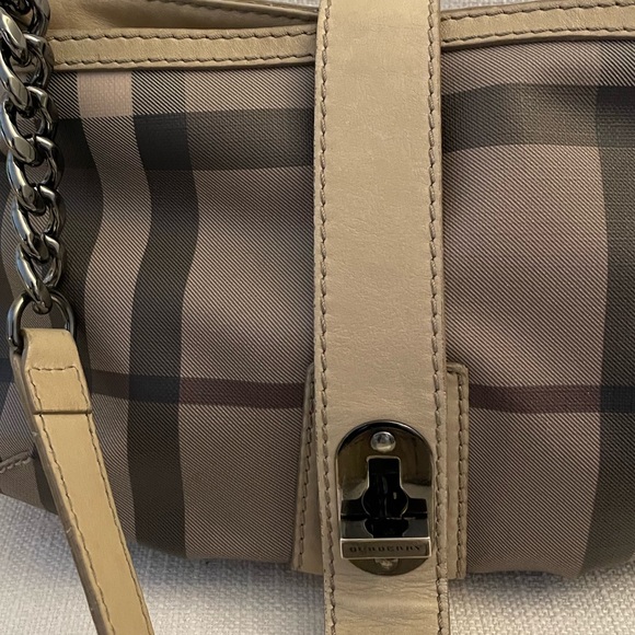 Burberry bag. Used/fair condition - Picture 2 of 8